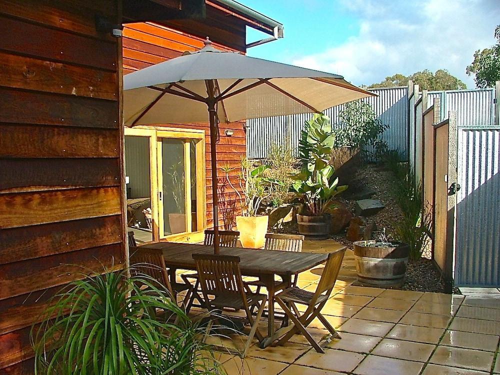 Bed & Breakfast Seascape Retreat 5*