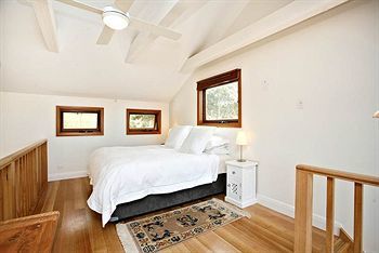 Bed & Breakfast Seascape Retreat 5*